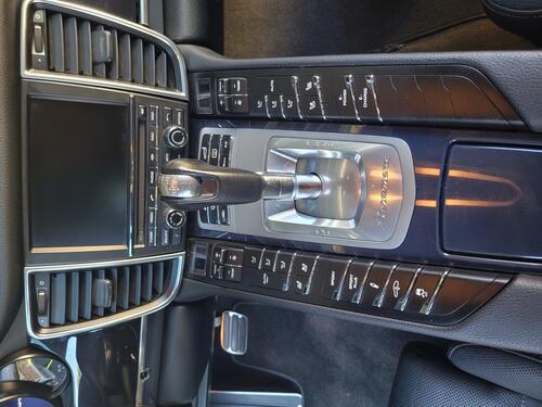 Porsche Panamera seats 1