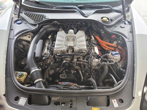 Porsche Panamera engine bay 1