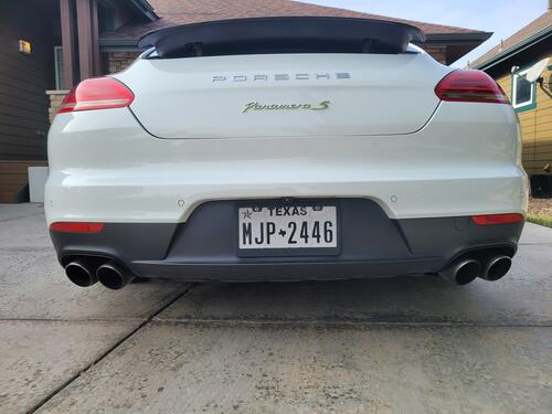 Porsche Panamera exterior 8