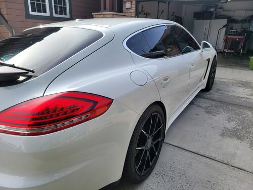 Porsche Panamera exterior 9