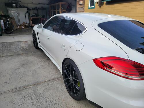 Porsche Panamera exterior 6