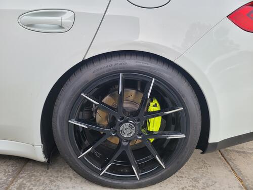 Porsche Panamera exterior 40