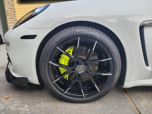 Porsche Panamera exterior 39