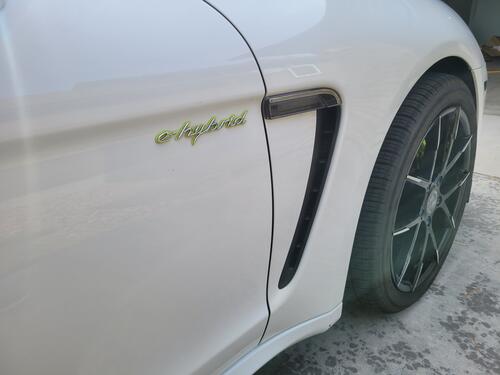 Porsche Panamera exterior 28