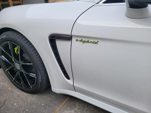 Porsche Panamera exterior 27