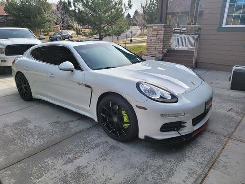 Porsche Panamera exterior 12