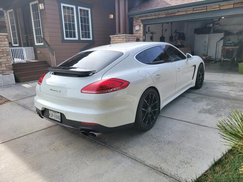 Porsche Panamera exterior 10