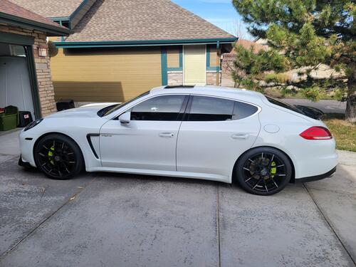 Porsche Panamera exterior 4